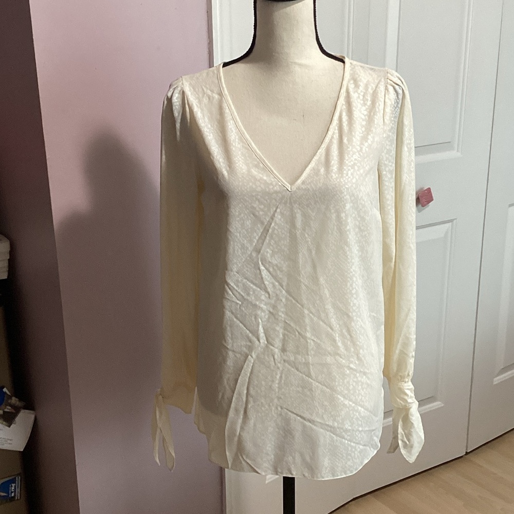 MICHAEL Michael Kors Ivory V-Neck Blouse